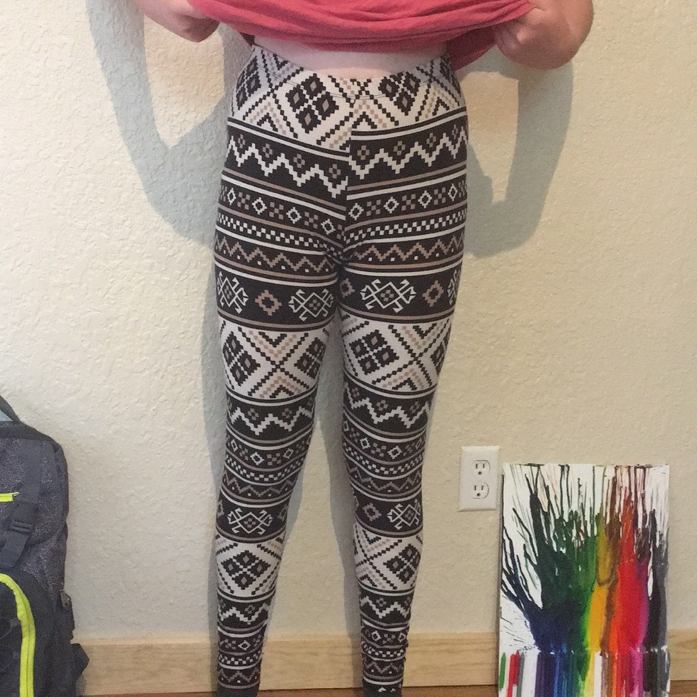 Tan printed leggings! 🍂🍁